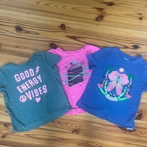 Old NavyKids Graphic Tees Set - Green, Pink, and Blue bundle size 5/6T lot